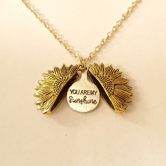 New Gold 'You Are My Sunshine' Flower Necklace - Picture 2 of 11